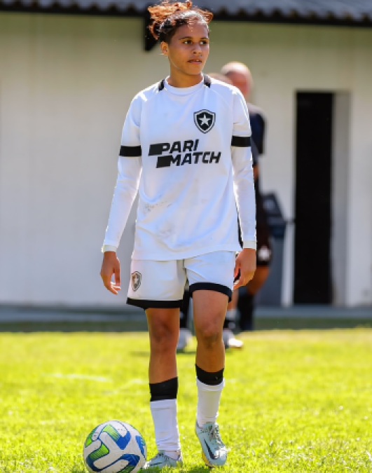 Mirelly Campos<h5>Winger / Forward / Offensive Midfielder</h5>